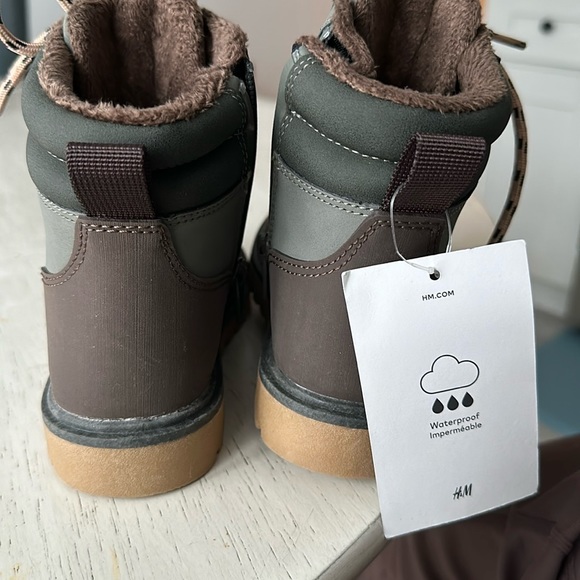 H&M waterproof laced boots size 11 toddler - Picture 4 of 8